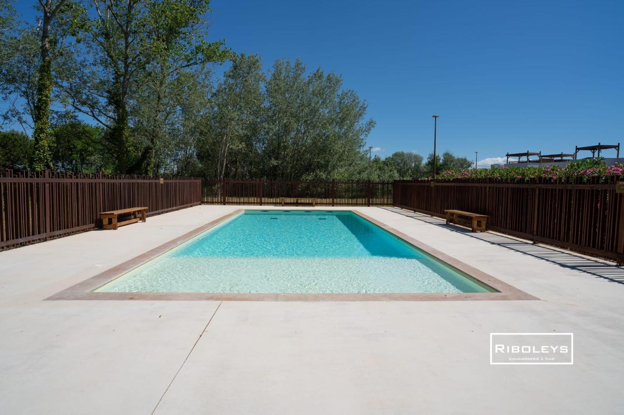 Villa T3 Climatisee En Residence Avec Piscine Vias Exterior foto