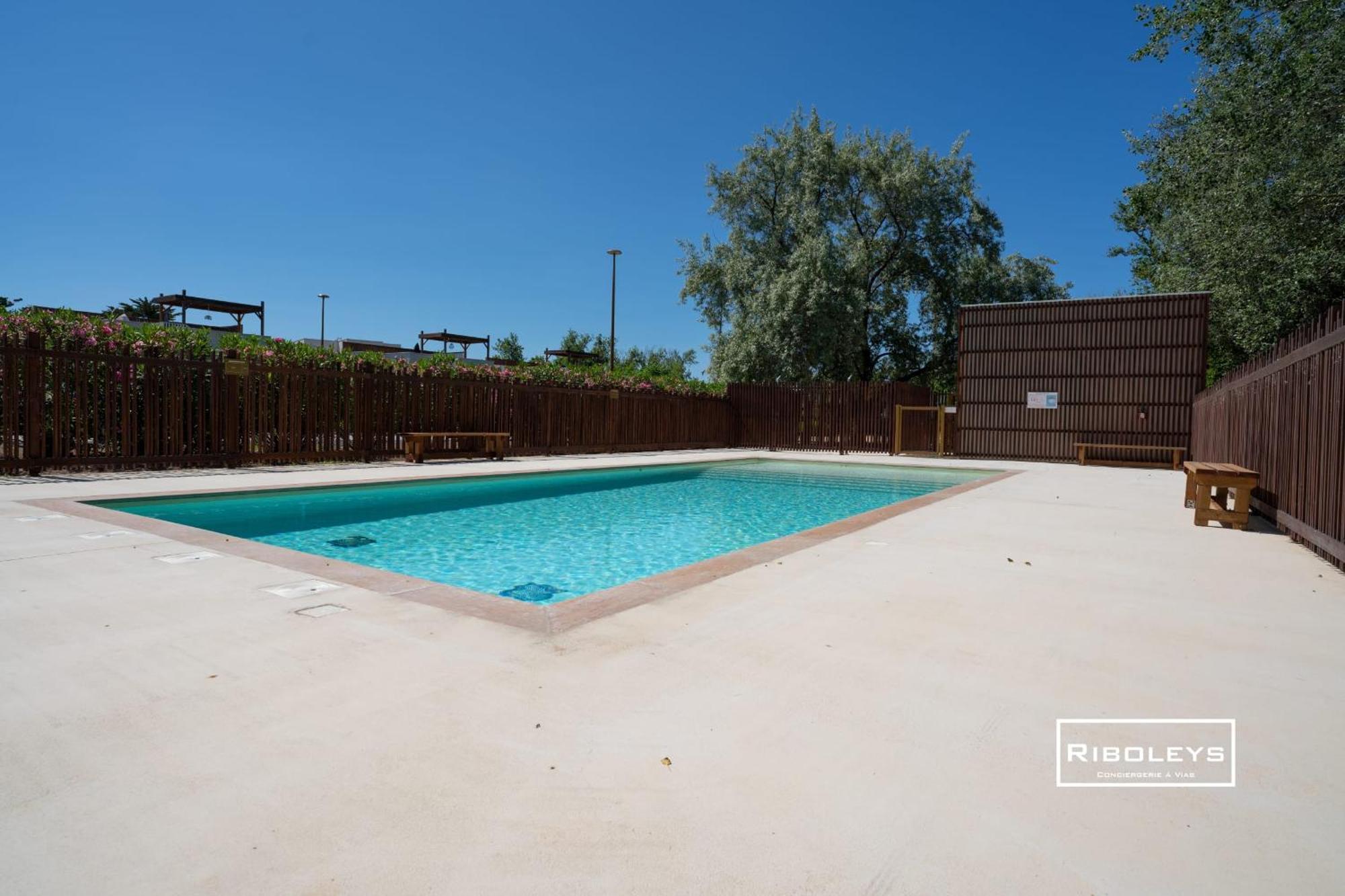 Villa T3 Climatisee En Residence Avec Piscine Vias Exterior foto