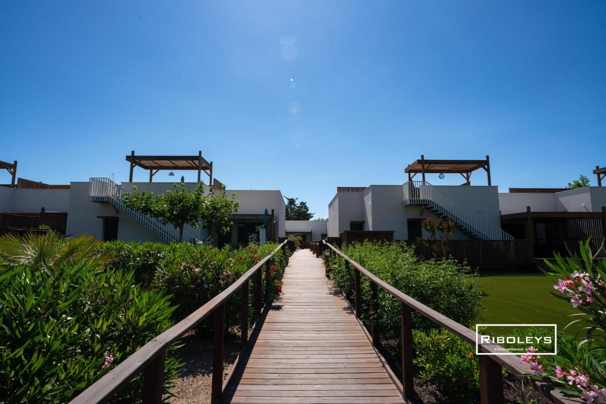 Villa T3 Climatisee En Residence Avec Piscine Vias Exterior foto